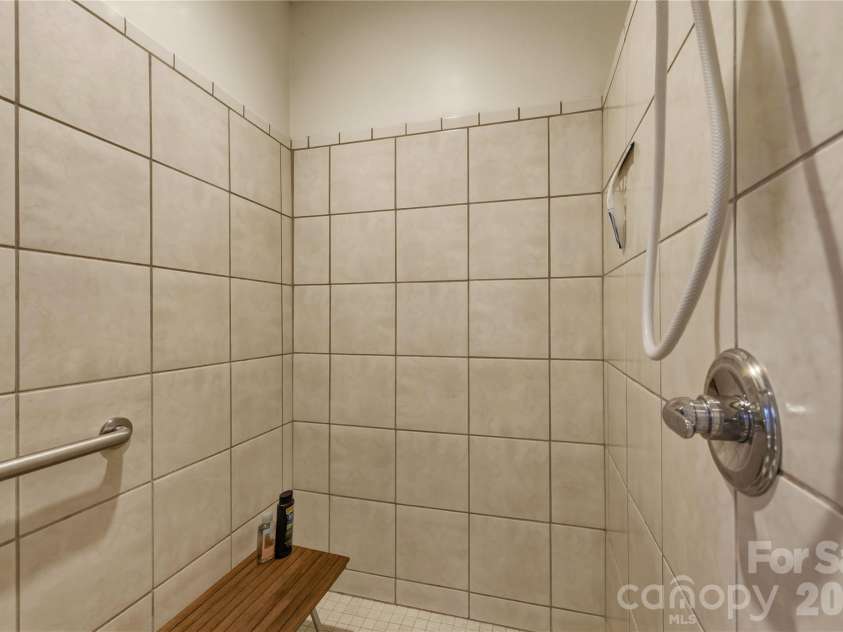 163 Bear Track Lane, Vilas, NC 28692.  MLS# CAR4354106, YatesRealty ID 21766. 