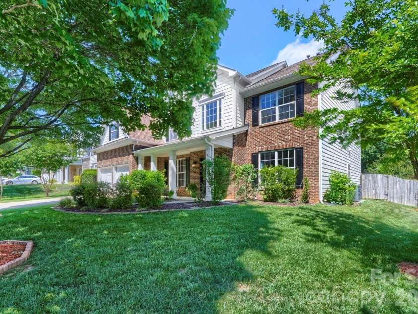 108 Runningdeer Drive, Mooresville, NC 28117.  MLS# CAR4377206, YatesRealty ID 21767. 