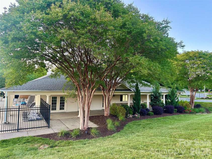 108 Runningdeer Drive, Mooresville, NC 28117.  MLS# CAR4377206, YatesRealty ID 21767. 