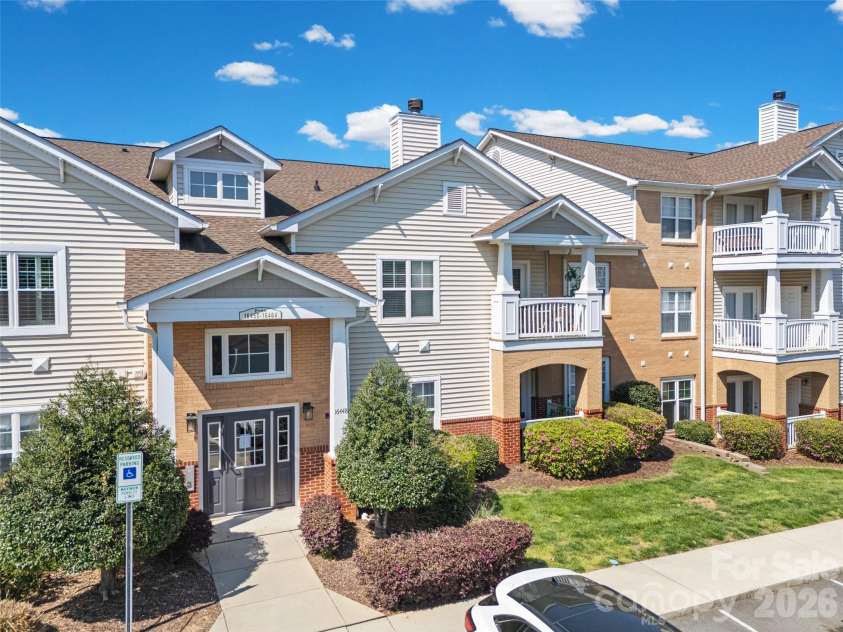16458 Redstone Mountain Lane, Charlotte, NC 28277.  MLS# CAR4373403, YatesRealty ID 21769. 