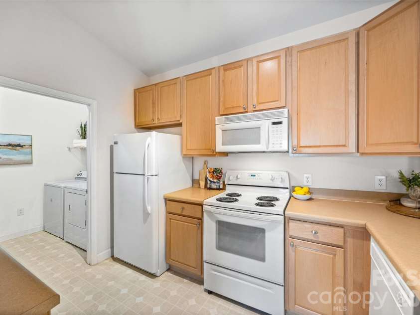 16458 Redstone Mountain Lane, Charlotte, NC 28277.  MLS# CAR4373403, YatesRealty ID 21769. 