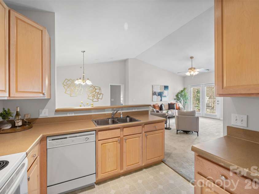 16458 Redstone Mountain Lane, Charlotte, NC 28277.  MLS# CAR4373403, YatesRealty ID 21769. 