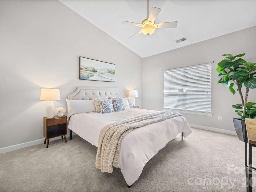 16458 Redstone Mountain Lane, Charlotte, NC 28277.  MLS# CAR4373403, YatesRealty ID 21769. 