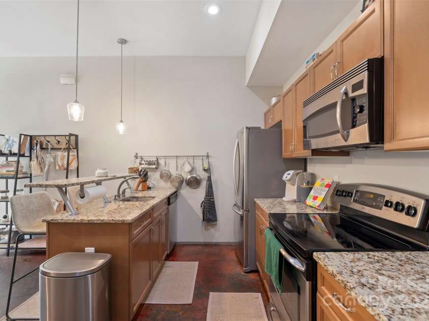 297 Mcdonald Avenue, Charlotte, NC 28203.  MLS# CAR4271167, YatesRealty ID 21769. 