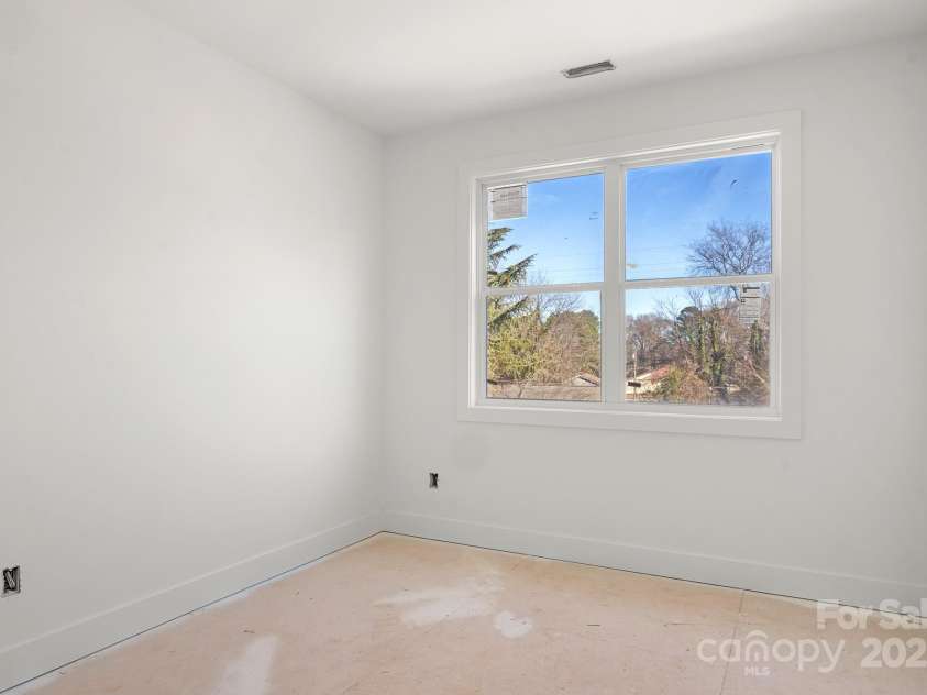 909 Hoskins Road, Charlotte, NC 28208.  MLS# CAR4331213, YatesRealty ID 2177. 