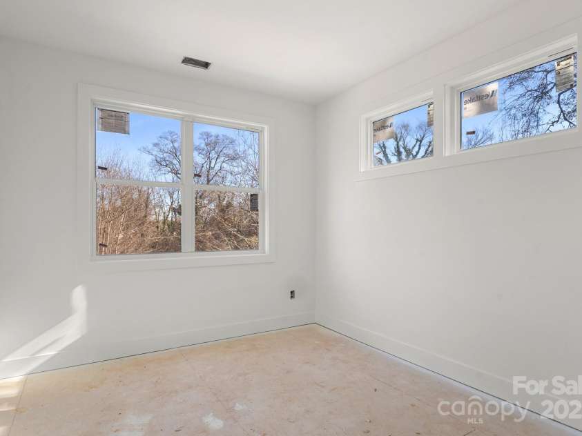 909 Hoskins Road, Charlotte, NC 28208.  MLS# CAR4331213, YatesRealty ID 2177. 