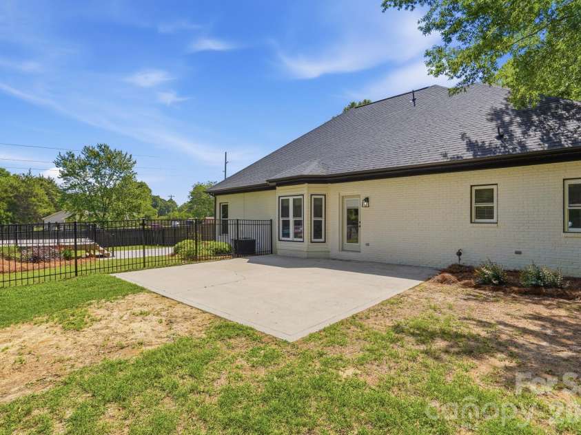 4812 Austin Road, Monroe, NC 28112.  MLS# CAR4377545, YatesRealty ID 21770. 