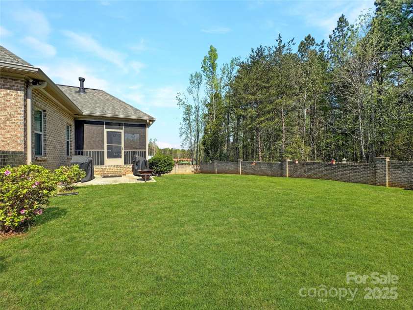 304 Wintergreen Court, Kings Mountain, NC 28086.  MLS# CAR4241325, YatesRealty ID 21771. 