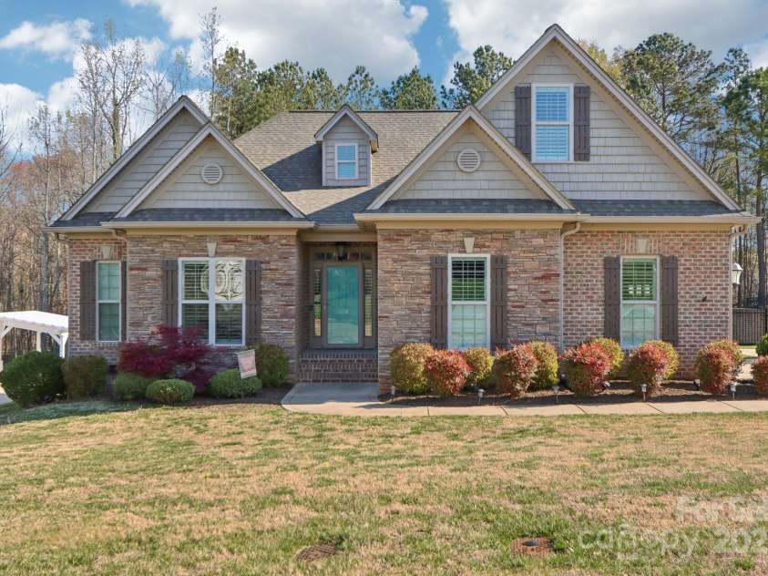 304 Wintergreen Court, Kings Mountain, NC 28086.  MLS# CAR4241325, YatesRealty ID 21771. 
