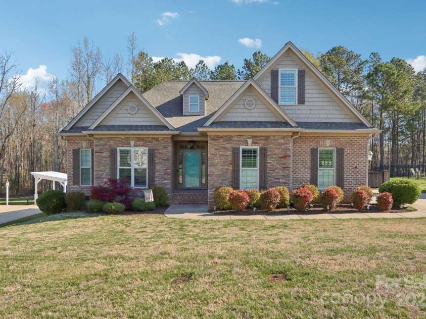 304 Wintergreen Court, Kings Mountain, NC 28086.  MLS# CAR4241325, YatesRealty ID 21771. 