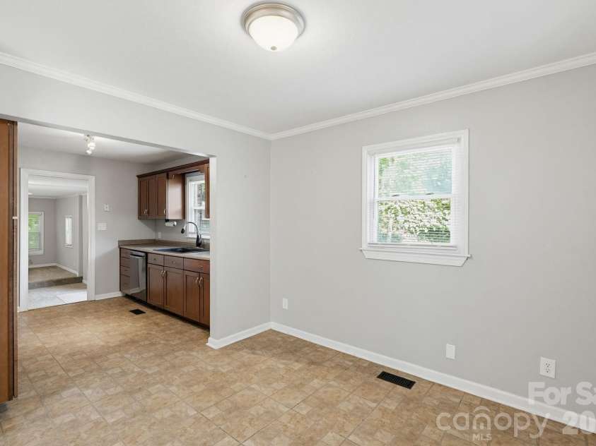 6517 Riverine Drive, Charlotte, NC 28216.  MLS# CAR4374862, YatesRealty ID 21771. 