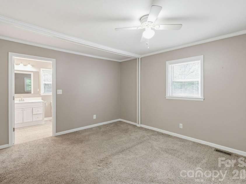 6517 Riverine Drive, Charlotte, NC 28216.  MLS# CAR4374862, YatesRealty ID 21771. 