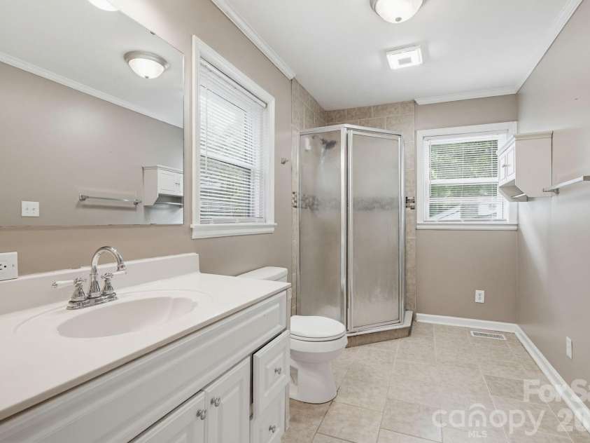 6517 Riverine Drive, Charlotte, NC 28216.  MLS# CAR4374862, YatesRealty ID 21771. 
