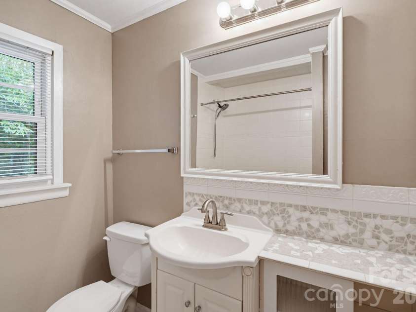 6517 Riverine Drive, Charlotte, NC 28216.  MLS# CAR4374862, YatesRealty ID 21771. 