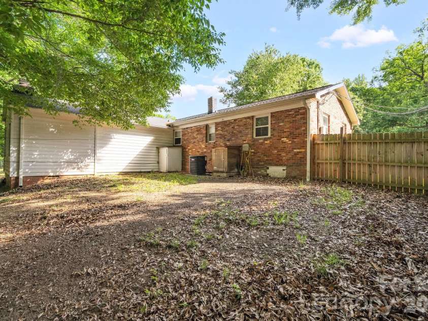 6517 Riverine Drive, Charlotte, NC 28216.  MLS# CAR4374862, YatesRealty ID 21771. 