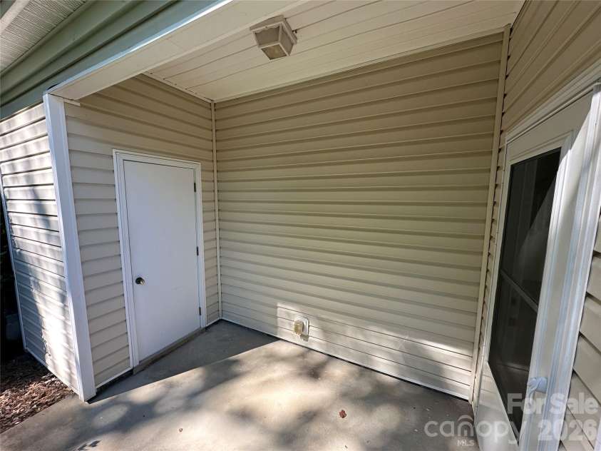 11431 Savannah Creek Drive, Charlotte, NC 28273.  MLS# CAR4377551, YatesRealty ID 21772. 