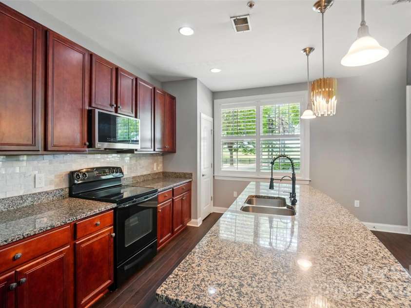 128 Steinbeck Way, Mooresville, NC 28117.  MLS# CAR4218863, YatesRealty ID 21772. 