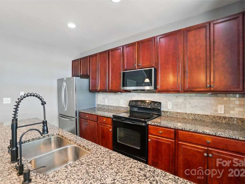 128 Steinbeck Way, Mooresville, NC 28117.  MLS# CAR4218863, YatesRealty ID 21772. 