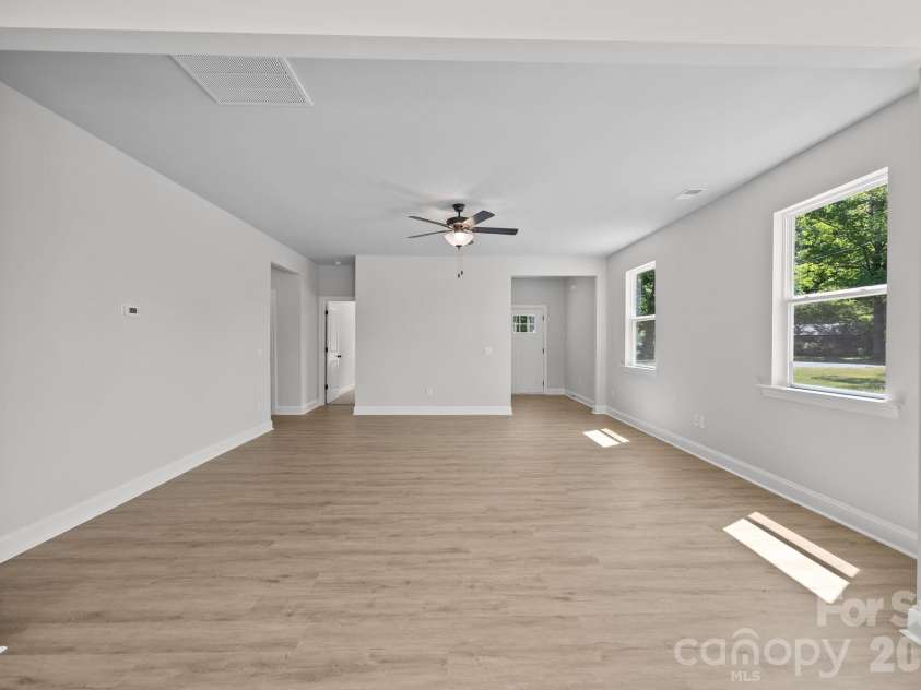 175 Eagle Drive, Salisbury, NC 28144.  MLS# CAR4364215, YatesRealty ID 21773. 
