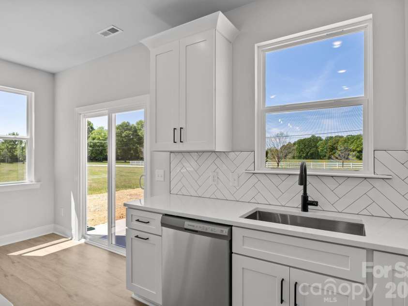 175 Eagle Drive, Salisbury, NC 28144.  MLS# CAR4364215, YatesRealty ID 21773. 