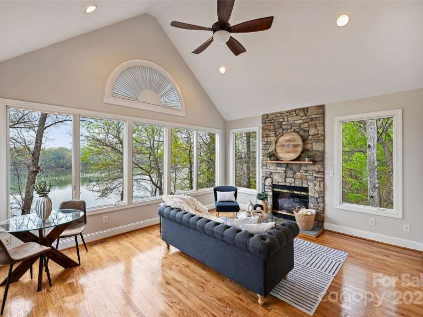 272 Harbor Ridge Drive, Statesville, NC 28677.  MLS# CAR4245660, YatesRealty ID 21775. Morning Room of Primary Bedroom