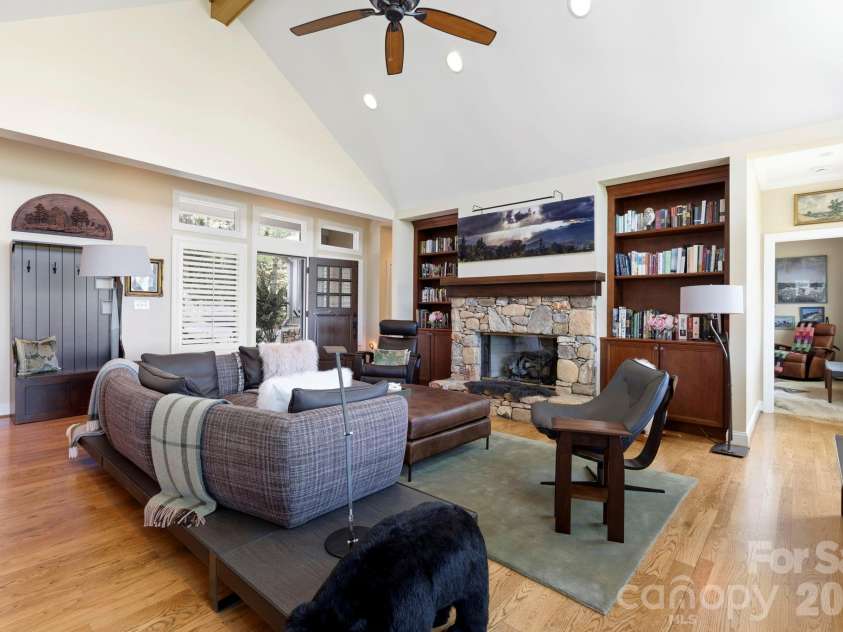 8 Spring Ridge Lane, Hendersonville, NC 28739.  MLS# CAR4374378, YatesRealty ID 21776. Main Level