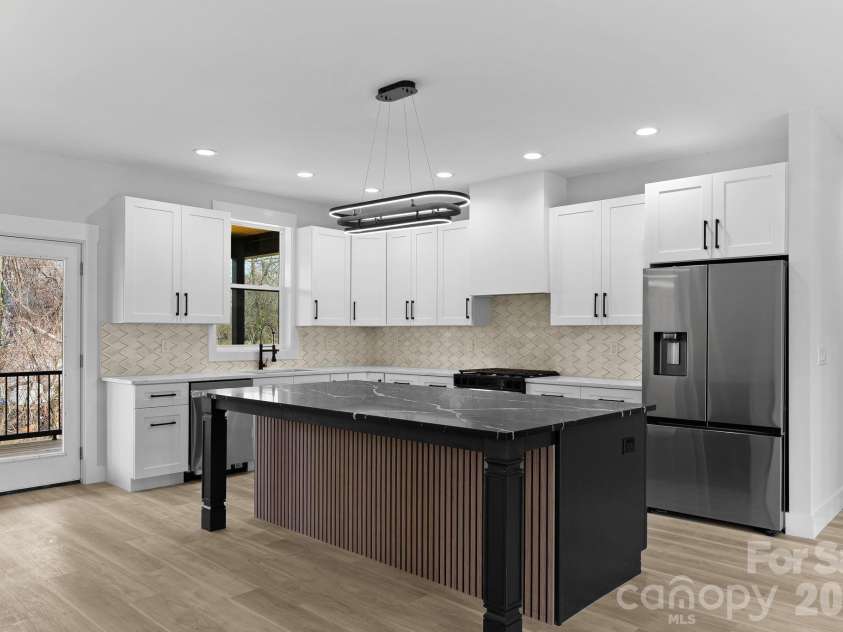 19 Starnes Cove Road, Asheville, NC 28806.  MLS# CAR4354681, YatesRealty ID 21777. 