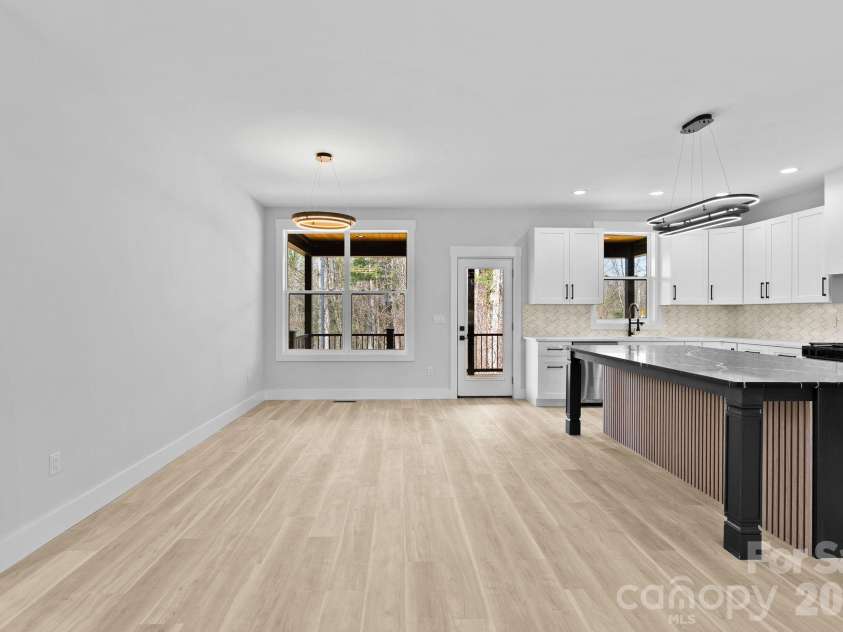19 Starnes Cove Road, Asheville, NC 28806.  MLS# CAR4354681, YatesRealty ID 21777. 