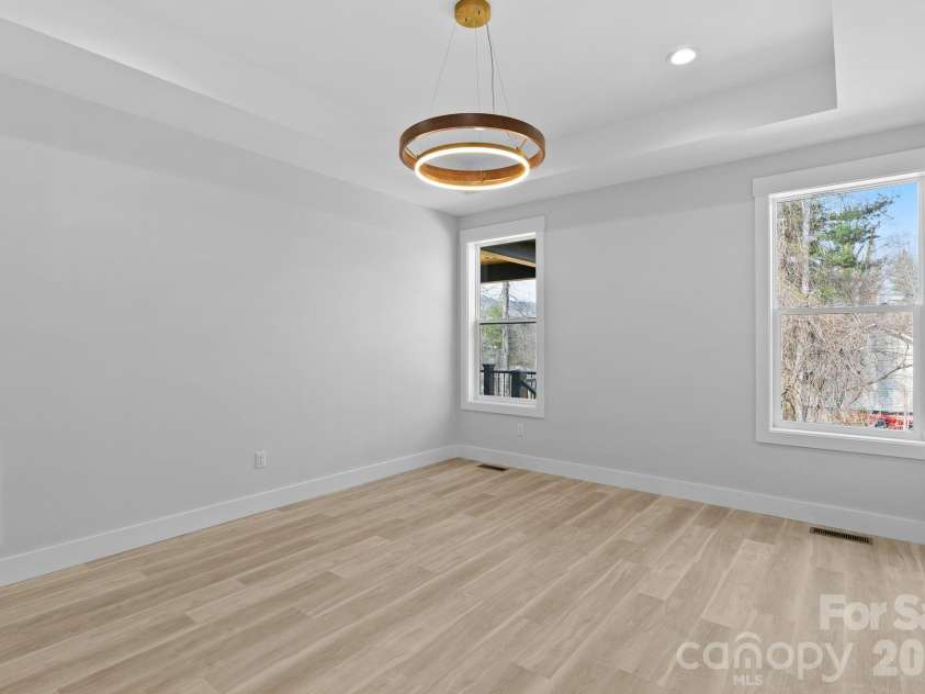 19 Starnes Cove Road, Asheville, NC 28806.  MLS# CAR4354681, YatesRealty ID 21777. 