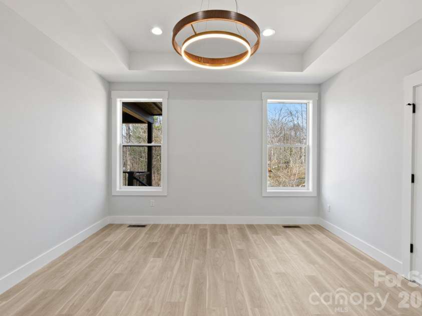 19 Starnes Cove Road, Asheville, NC 28806.  MLS# CAR4354681, YatesRealty ID 21777. 
