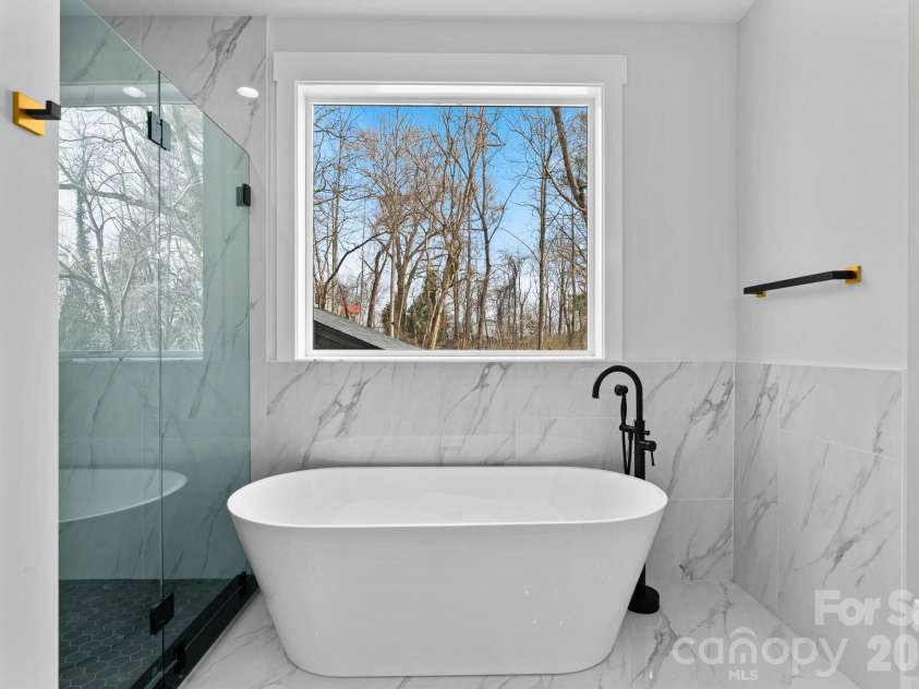 19 Starnes Cove Road, Asheville, NC 28806.  MLS# CAR4354681, YatesRealty ID 21777. 
