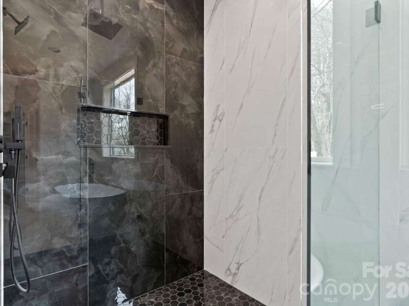 19 Starnes Cove Road, Asheville, NC 28806.  MLS# CAR4354681, YatesRealty ID 21777. 