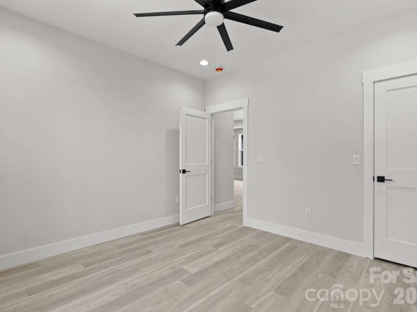 19 Starnes Cove Road, Asheville, NC 28806.  MLS# CAR4354681, YatesRealty ID 21777. 