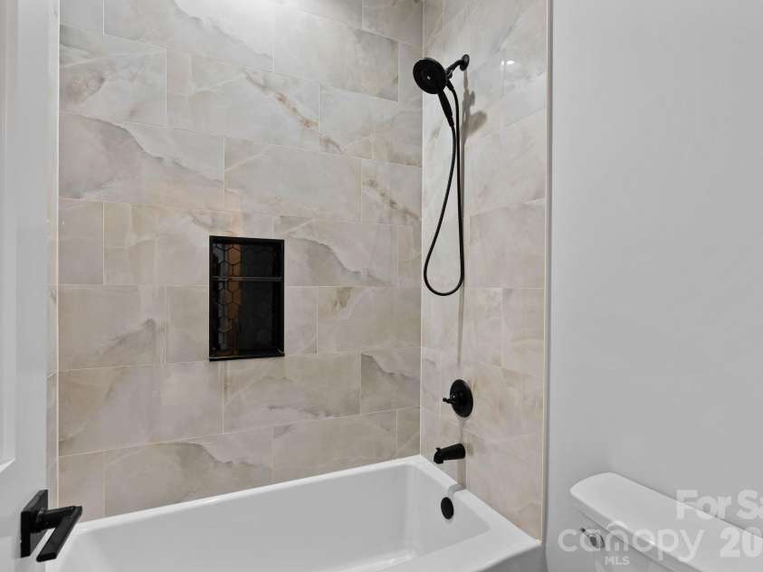 19 Starnes Cove Road, Asheville, NC 28806.  MLS# CAR4354681, YatesRealty ID 21777. 