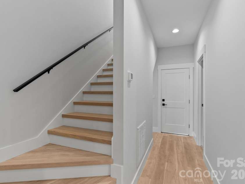 19 Starnes Cove Road, Asheville, NC 28806.  MLS# CAR4354681, YatesRealty ID 21777. 