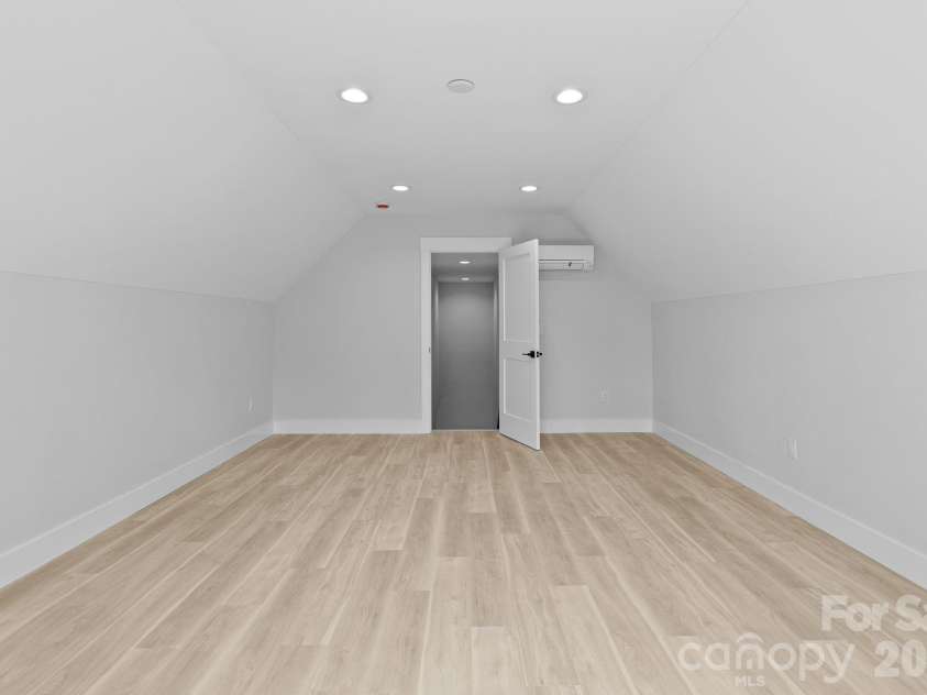 19 Starnes Cove Road, Asheville, NC 28806.  MLS# CAR4354681, YatesRealty ID 21777. 