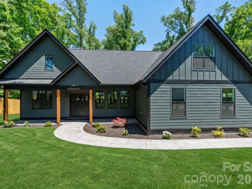 19 Starnes Cove Road, Asheville, NC 28806.  MLS# CAR4354681, YatesRealty ID 21777. 