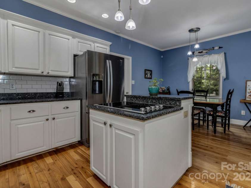 2790 Twin Oaks Drive, Morganton, NC 28655.  MLS# CAR4267085, YatesRealty ID 21778. 