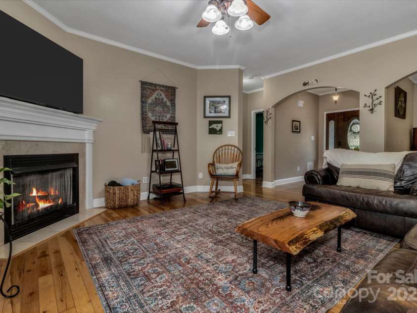 2790 Twin Oaks Drive, Morganton, NC 28655.  MLS# CAR4267085, YatesRealty ID 21778. 