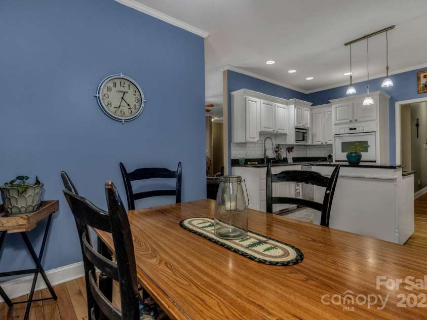 2790 Twin Oaks Drive, Morganton, NC 28655.  MLS# CAR4267085, YatesRealty ID 21778. 