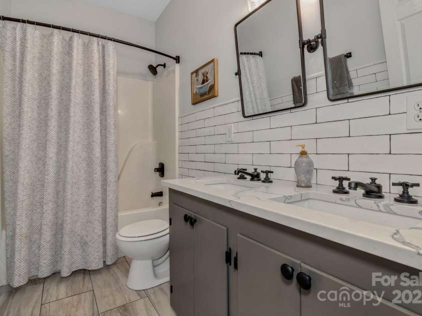 2790 Twin Oaks Drive, Morganton, NC 28655.  MLS# CAR4267085, YatesRealty ID 21778. 