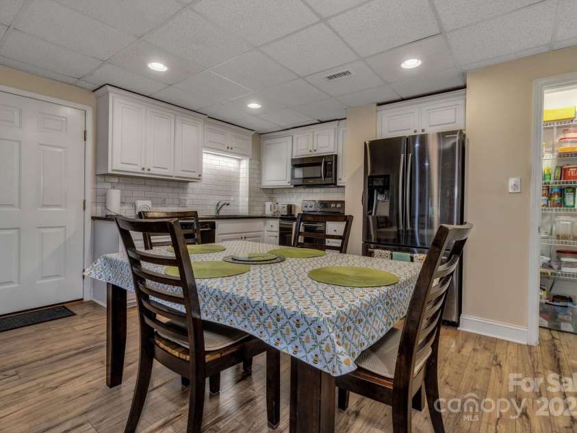 2790 Twin Oaks Drive, Morganton, NC 28655.  MLS# CAR4267085, YatesRealty ID 21778. 