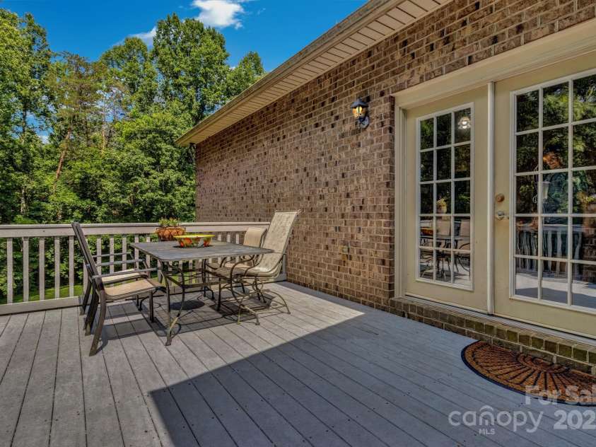 2790 Twin Oaks Drive, Morganton, NC 28655.  MLS# CAR4267085, YatesRealty ID 21778. 