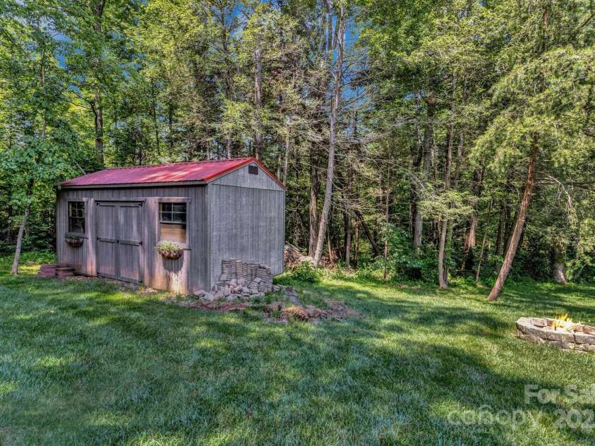 2790 Twin Oaks Drive, Morganton, NC 28655.  MLS# CAR4267085, YatesRealty ID 21778. 