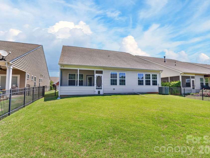 418 Brier Knob Drive, Fort Mill, SC 29715.  MLS# CAR4378773, YatesRealty ID 21778. 