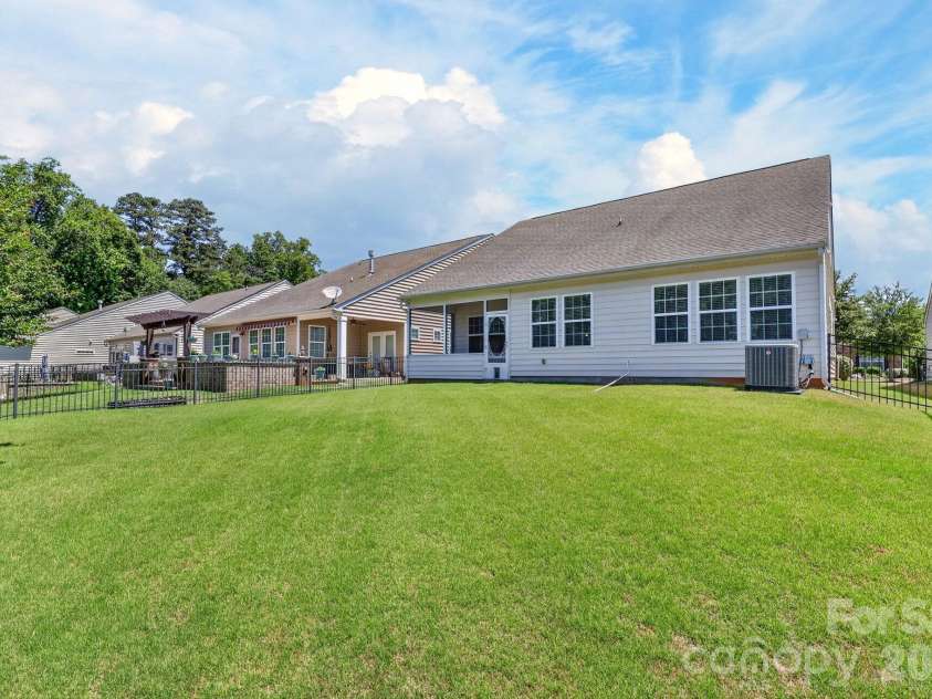 418 Brier Knob Drive, Fort Mill, SC 29715.  MLS# CAR4378773, YatesRealty ID 21778. 