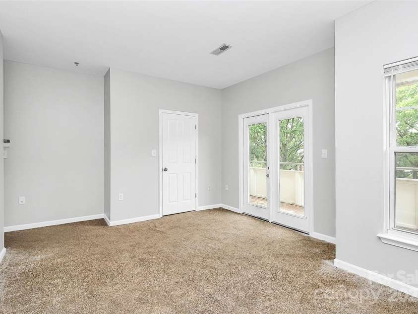 526 Davidson Street, Charlotte, NC 28202.  MLS# CAR4252746, YatesRealty ID 21779. 