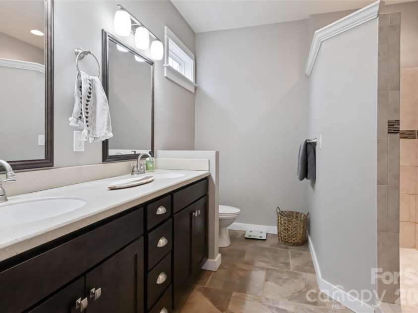 123 Arline Henry Way, Asheville, NC 28806.  MLS# CAR4232266, YatesRealty ID 2178. 