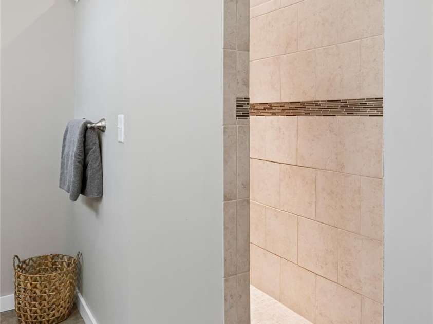 123 Arline Henry Way, Asheville, NC 28806.  MLS# CAR4232266, YatesRealty ID 2178. 