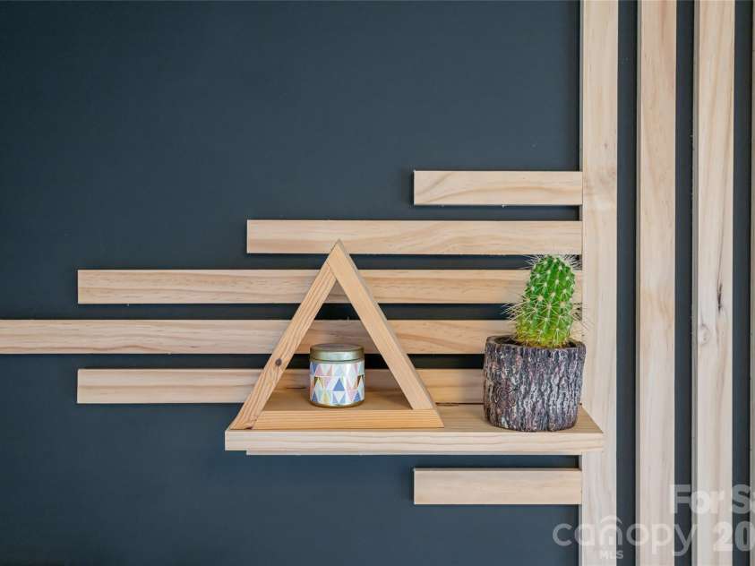 123 Arline Henry Way, Asheville, NC 28806.  MLS# CAR4232266, YatesRealty ID 2178. 